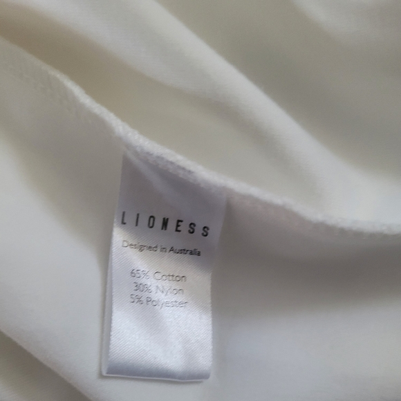 Womans Lioness Mini Skirt Size Small - Picture 6 of 6